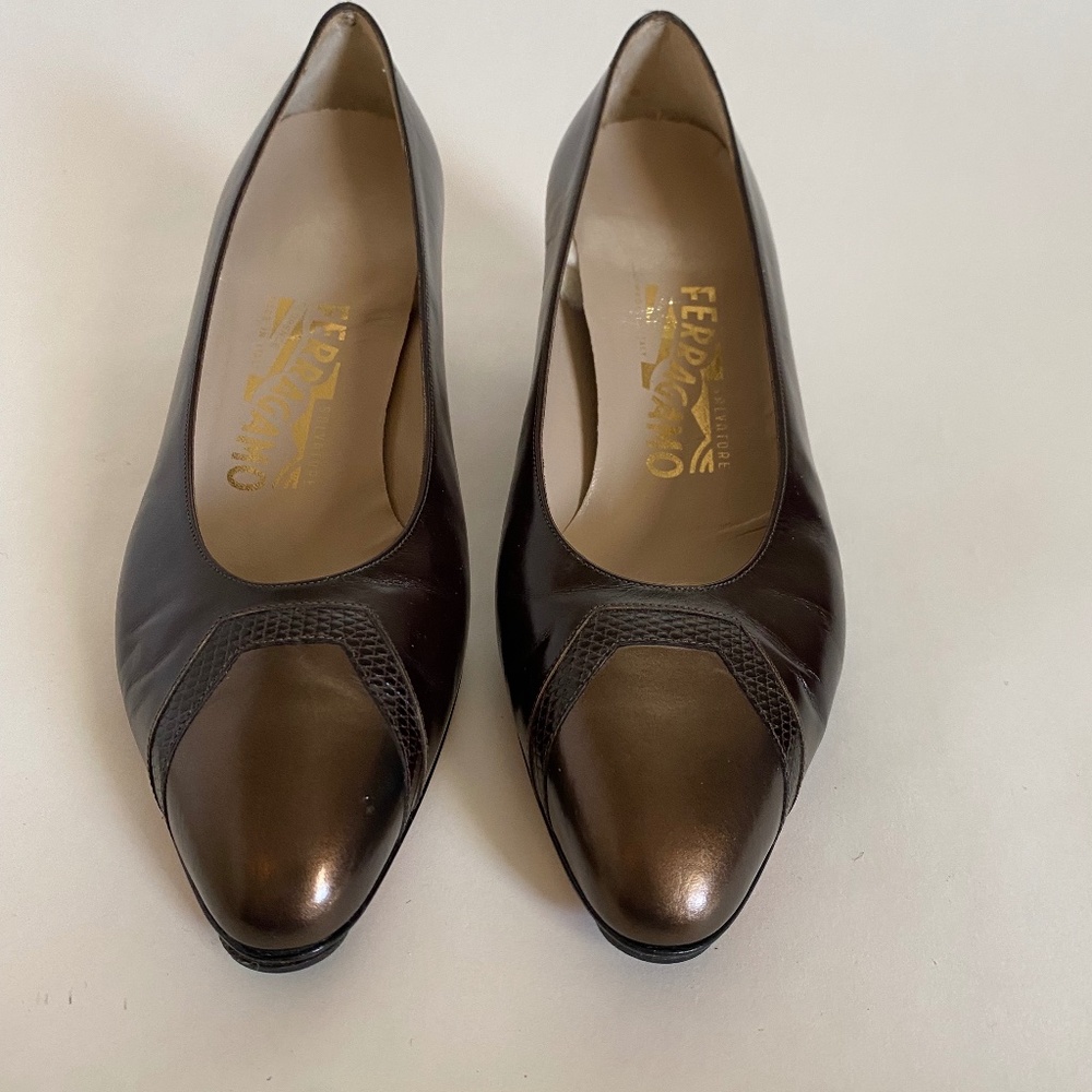 Ferragamo Women's Shoes - Picture 1 of 5